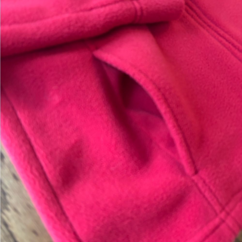 L.L. Bean Bold Raspberry Red Women's Fleece jacket medium - Picture 4 of 4
